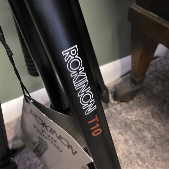 Rokinon T10 Camera Tripod - Picture 4 of 9